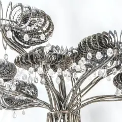 Arbre sculptural en métal argenté, orné de cristaux, œuvre de Sylvain Subervie.
