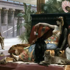 Représentation de Cléopâtre, somptueusement parée, se reposant sur un divan, entourée de serviteurs et d'un léopard.