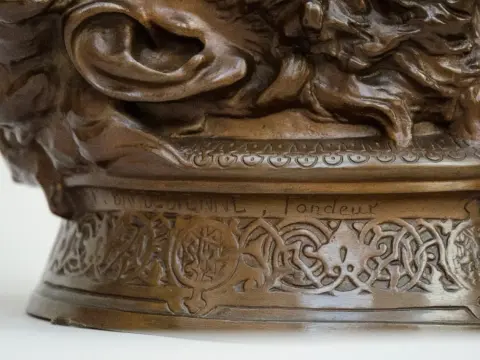 Bronze creux ou plein - Comment reconnaître une fonte authentique ?