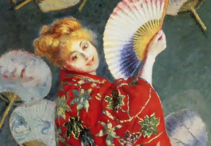 Tableau de Monet : une femme au kimono rouge, tenant un éventail coloré, entourée d'autres éventails.