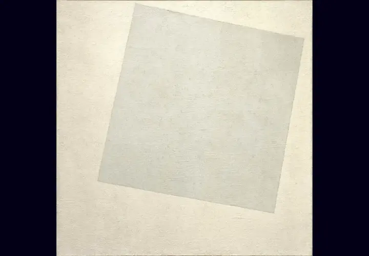 Un carré blanc légèrement décalé sur un fond blanc texturé. Une œuvre minimaliste dont le prix est inestimable.