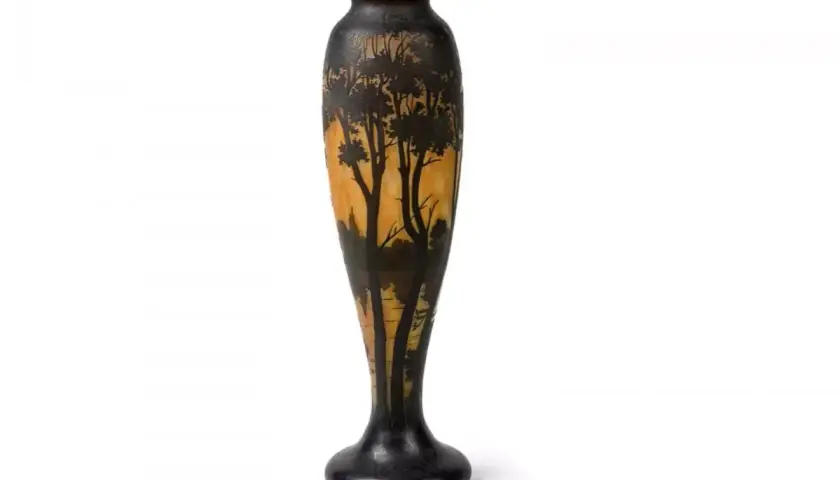 Vase Daum Art Nouveau, scène forestière au coucher du soleil. Une pièce rare pour une estimation vase Daum.