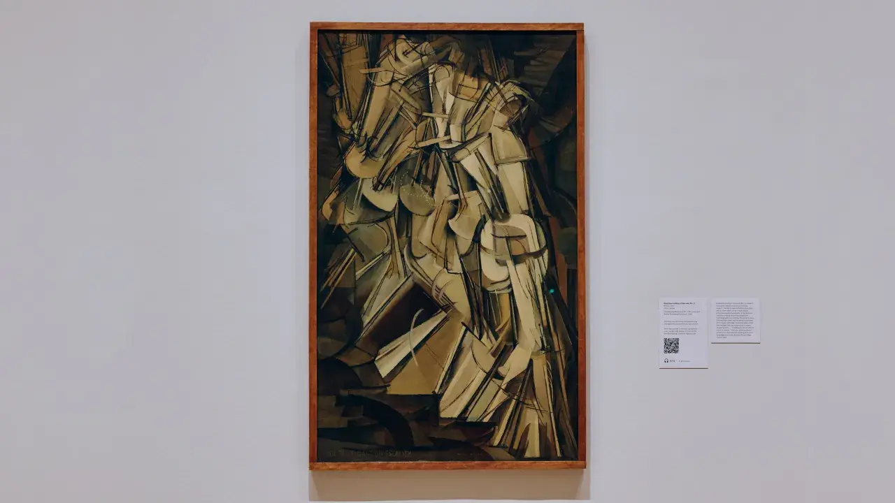 Nu descendant un escalier, une des œuvres d'art de Marcel Duchamp, capture le mouvement fragmenté d'une figure sur des marches.