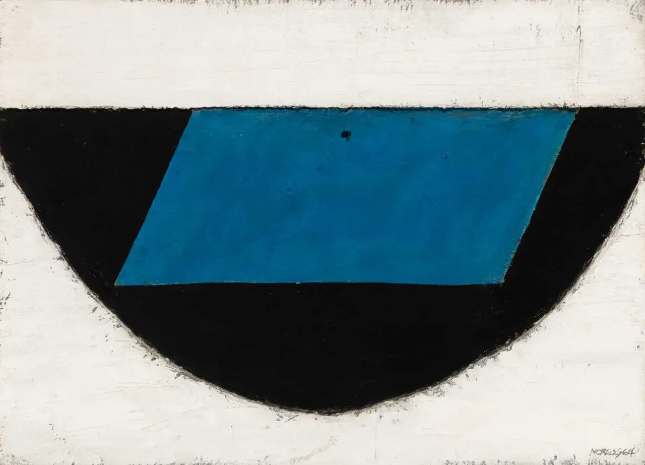 Abstraction géométrique d'Armando Morales : un rectangle bleu sur fond noir, bordé de blanc.