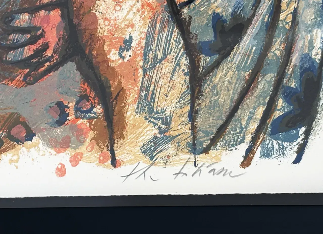 Signature de Theo Tobiasse sur une œuvre abstraite aux couleurs chaudes et froides, évoquant une scène onirique.